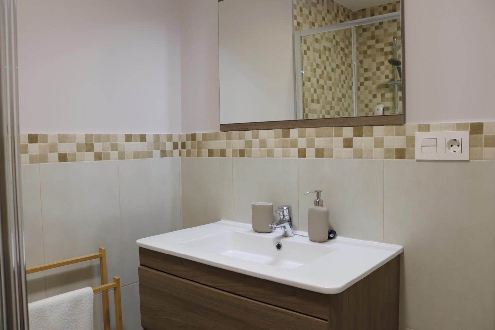 Jomar Apartamento En El Centro De Coruna A Coruna Luaran gambar